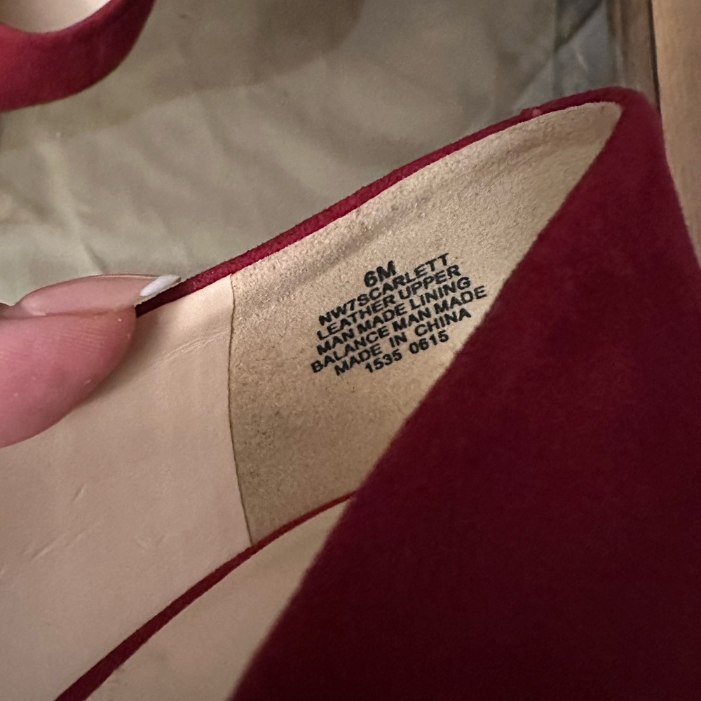 Nine West Red Bow Heels - Picture 6 of 7